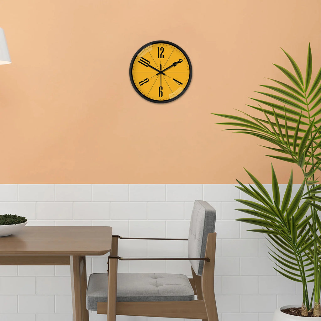 Minimalist Plastic Quartz Wall Clock