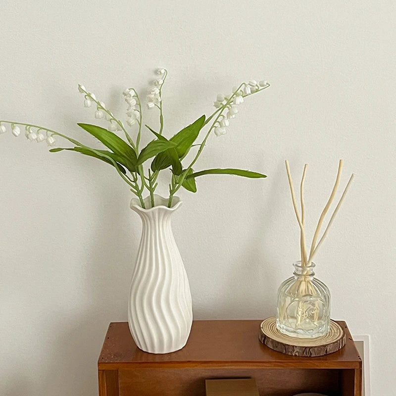 New Classical Ceramic Bud Vase